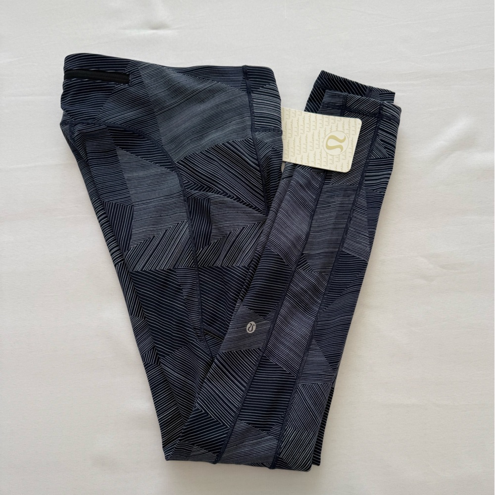 Lululemon Speed Up Tight | Size 4 | Geometric Stripe Print | NWT | Side Pockets